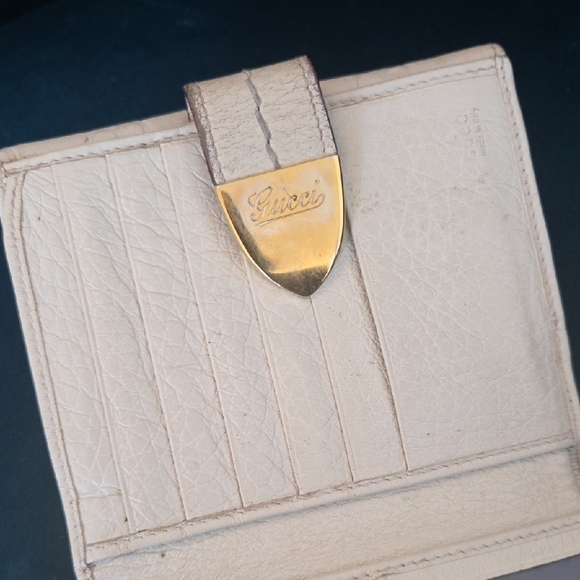 Gucci Guccicima Gold Accent Beige Leather  Wallet - Picture 4 of 11